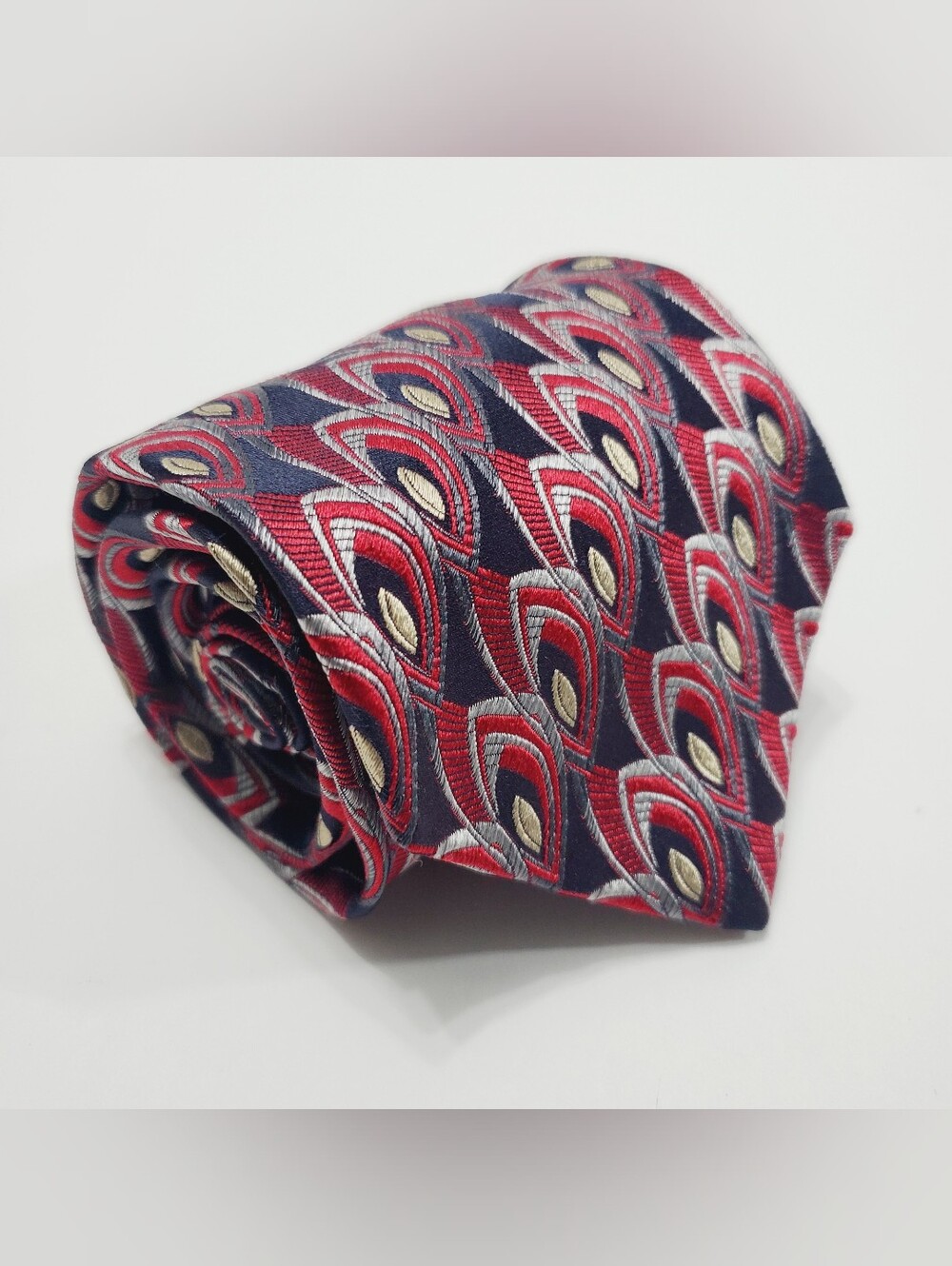 Kolte Men's Silk Neck Tie Red Geometric Stripe Pattern Jacquard Fabric